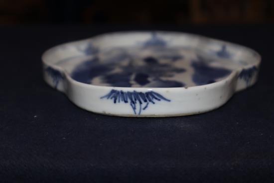 A Chinese blue and white tray length 19cm